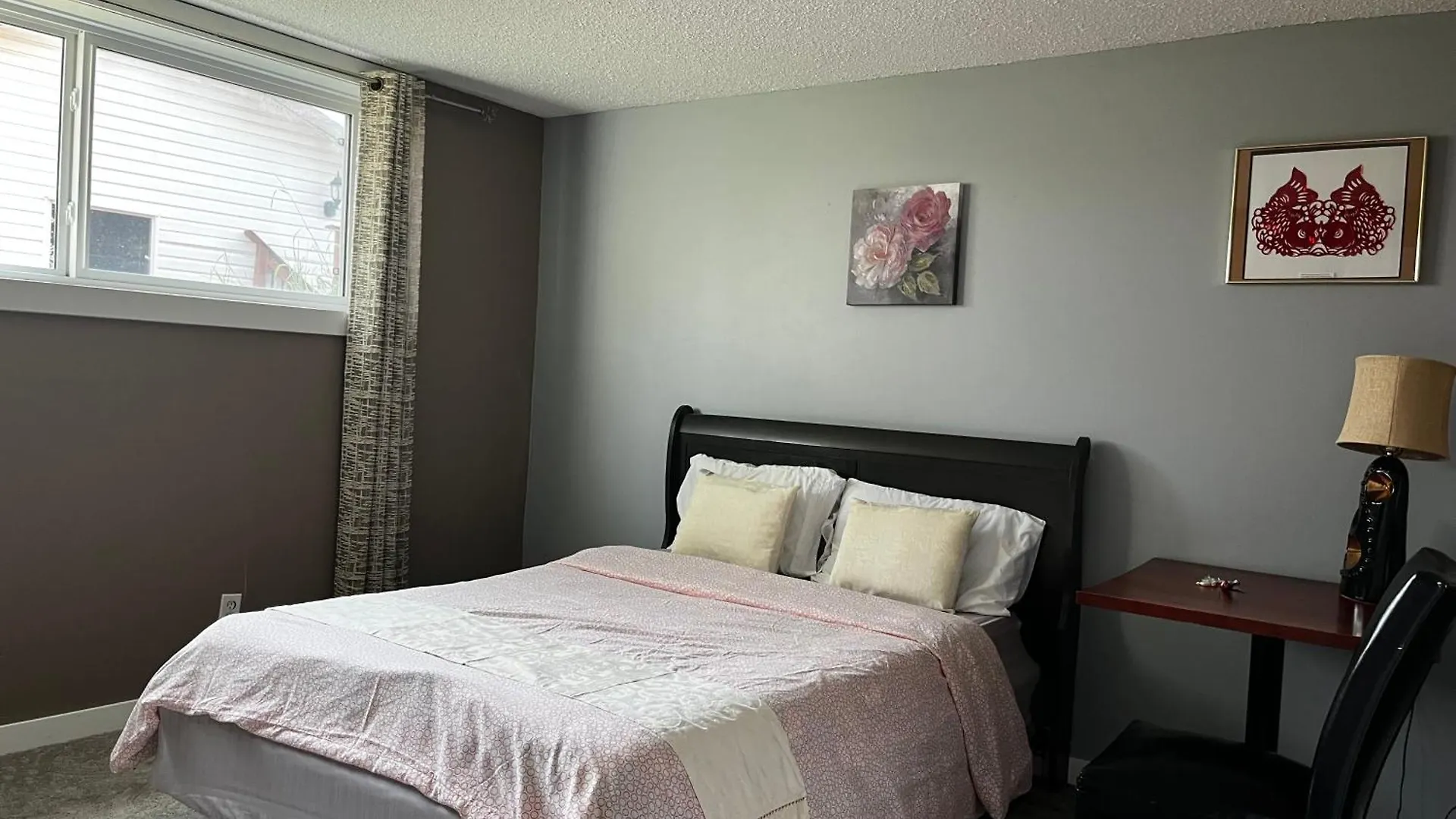 Hunter' S New Home! Calgary Homestay
