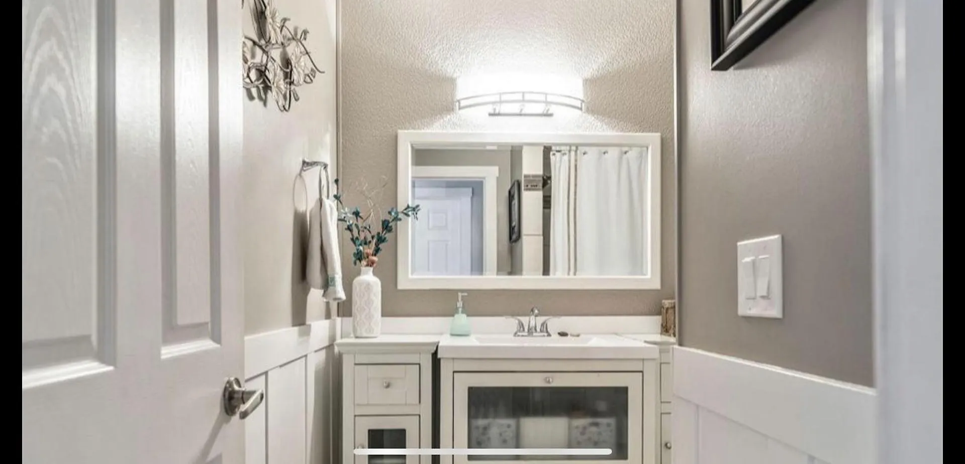 Hunter' S New Home! Calgary Canada